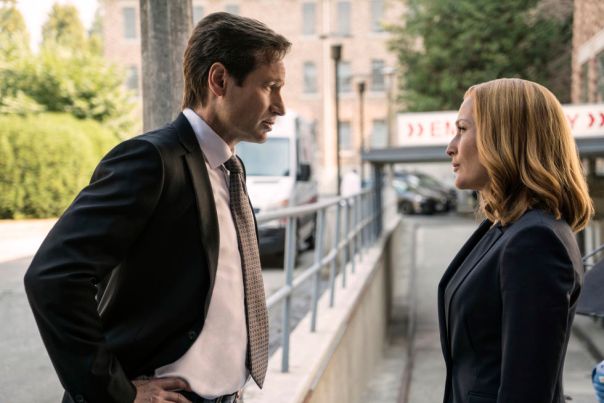 The X-Files 2016 David Duchovny and Gillian Anderson